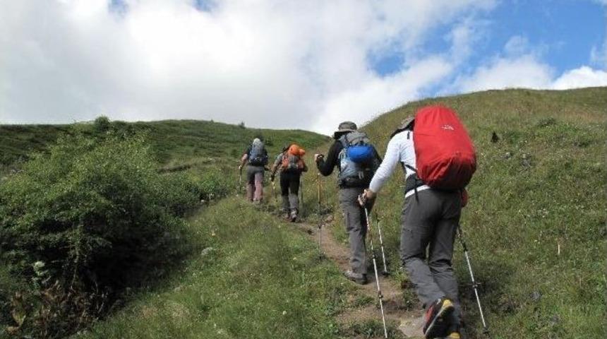 Anadosk Grubu G&uuml;rcistan'ın Zirvesine Tırmandı