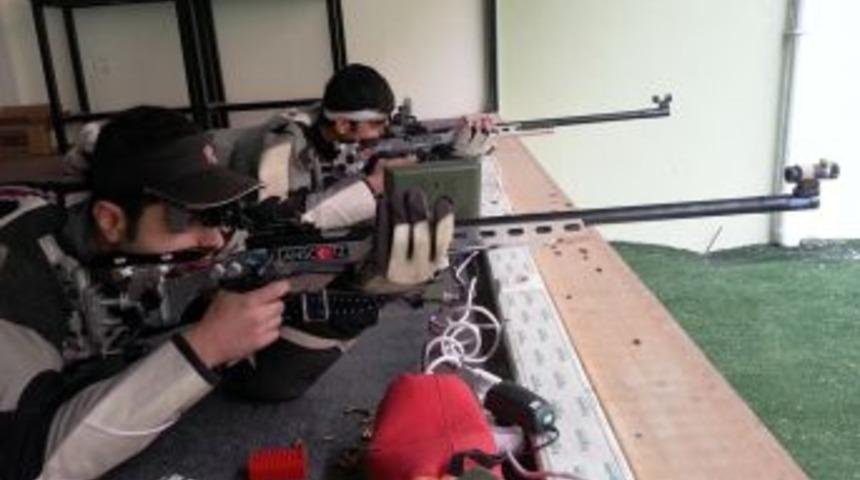 Milli Sporcular &Uuml;niversiteli Oldu