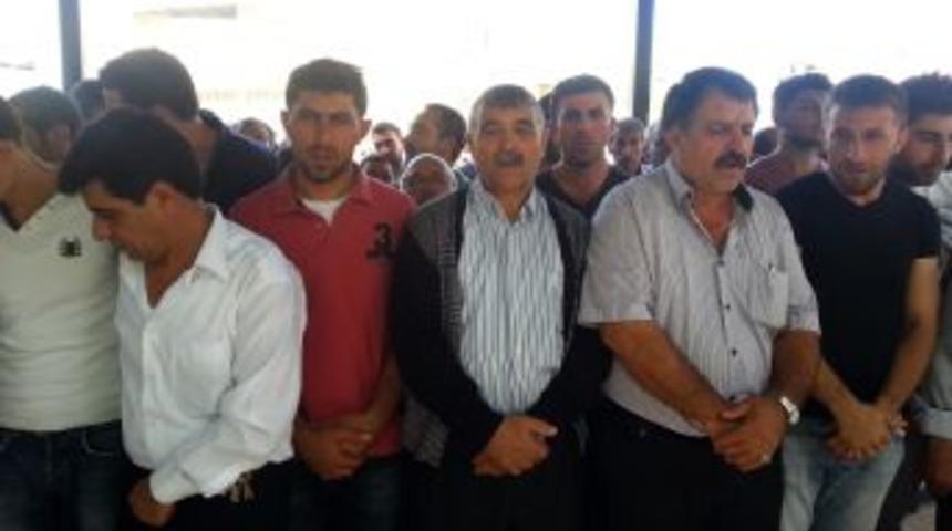 Alkoll&uuml; S&uuml;r&uuml;c&uuml;n&uuml;n &Ccedil;arptığı Yaşlı Kadın Ve Torunu Toprağa Verildi