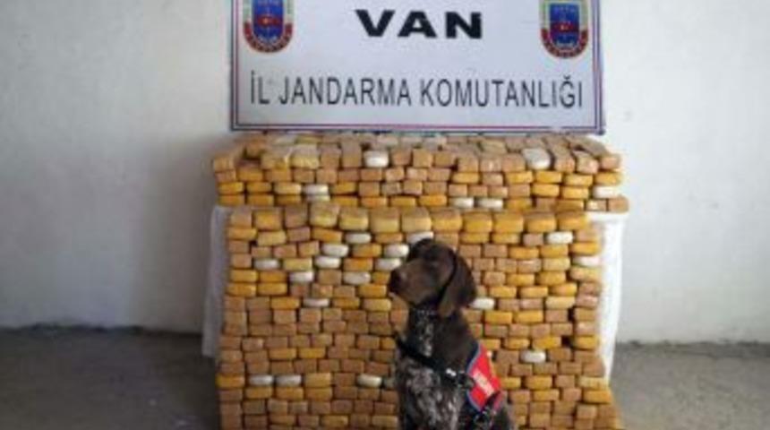 Van'da 4 Milyon Lira Değerinde Uyuşturucu Ele Ge&ccedil;irildi