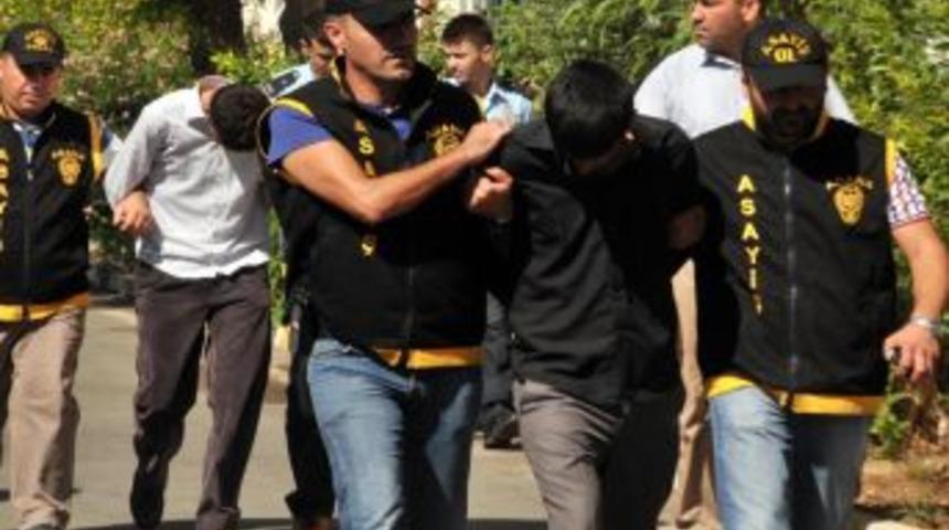 Uyuşturucu i&ccedil;in annesini de gasp etmiş!