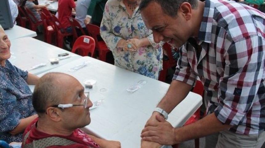 Ak Parti Bayraklı Engellilere Sahip &Ccedil;ıkıyor