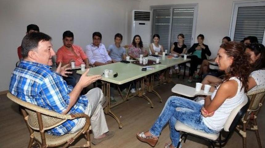 Karabağlar'da Gen&ccedil;lere Gelişim Dersi