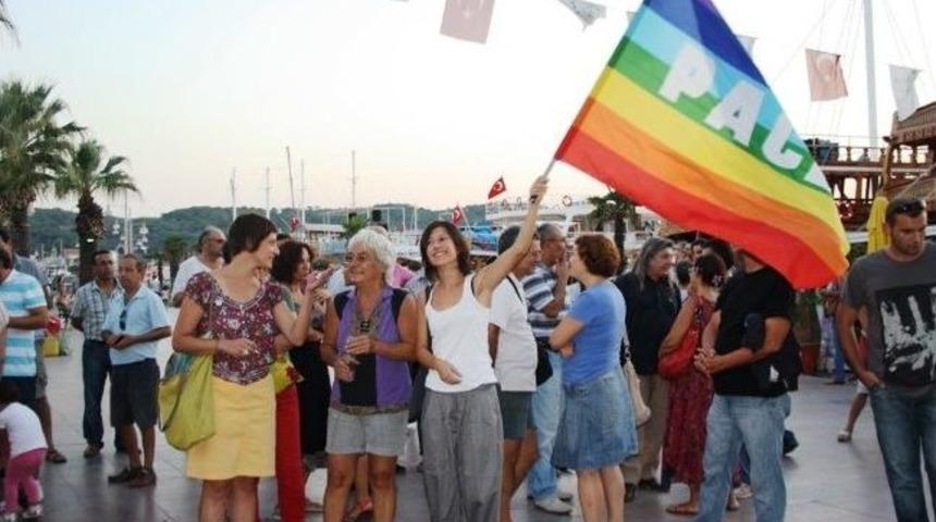 Ayvalık&rsquo;ta İnsan Hakları Derneğinden 12 Eyl&uuml;l A&ccedil;ıklaması
