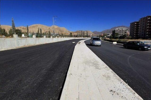 Van Belediyesi’nden Yol Yapım Çalışması