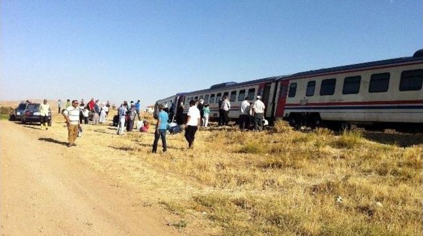Yozgat'ta yolcu treni raydan &ccedil;ıktı