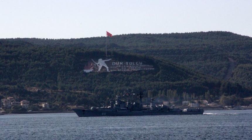 Rus Savaş Gemisi &Ccedil;anakkale Boğazı'ndan Ge&ccedil;ti