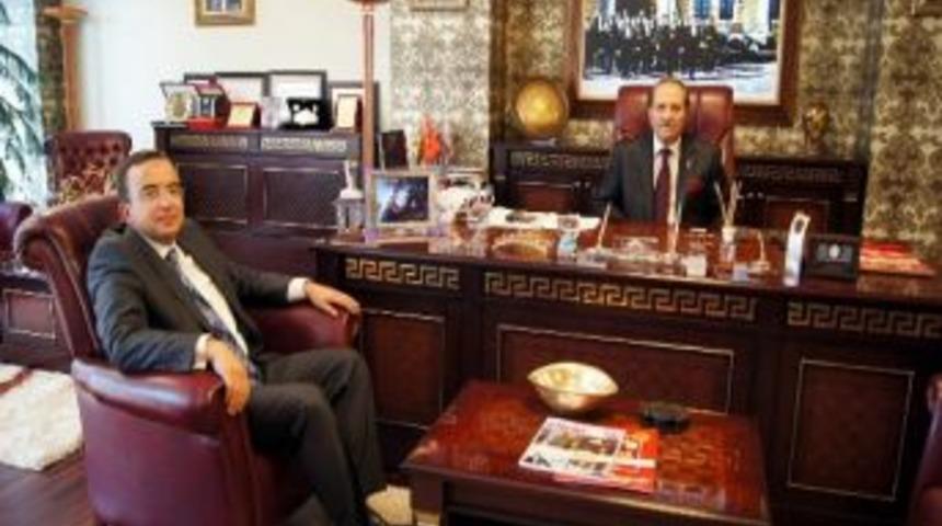 Ziraat Bankası B&ouml;lge M&uuml;d&uuml;r&uuml; Turcan&rsquo;dan, Sesob&rsquo;a Veda Ziyareti