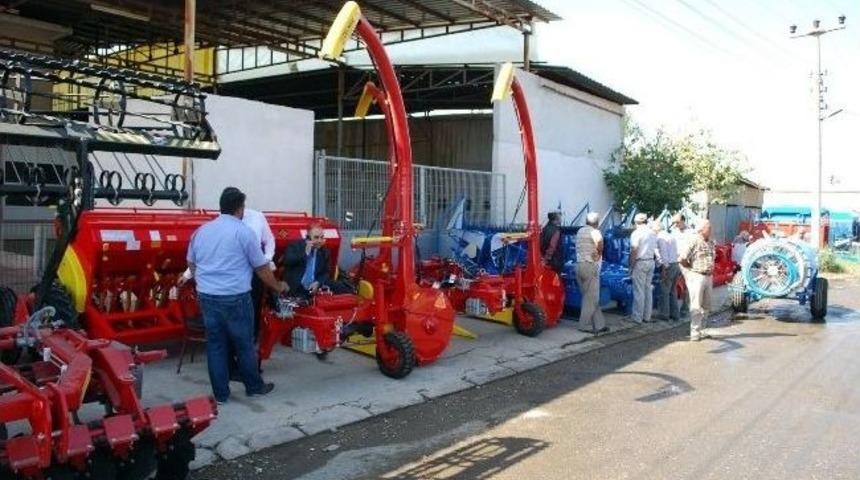 Salihli&rsquo;de 84 &Ccedil;ift&ccedil;iye Hibe Destekli Ekipman Dağıtıldı