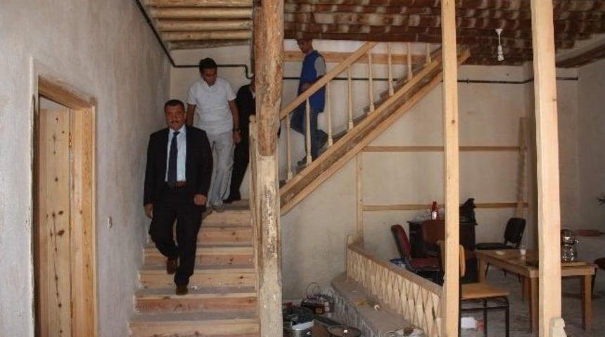 Asırlık Konak Onarılıyor