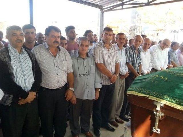 Yaşlı Kadın Ve Torunu Gözyaşlarıyla Toprağa Verildi 1