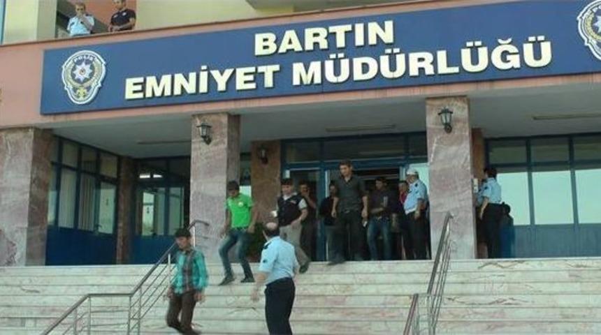 Bartın&rsquo;a Gelen 14 Suriyeli &Ccedil;adır Kente Y&ouml;nlendirildi