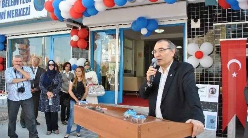 "amerikalılar Mutlu Aileyi &Ouml;n Plana &Ccedil;ıkarıyor"