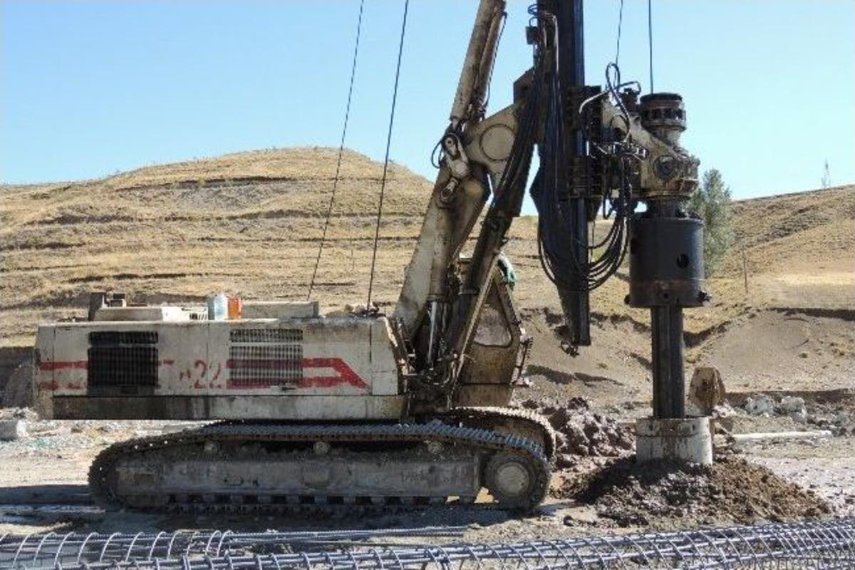 Celal Oru&ccedil; Hayvansal &Uuml;retim Y&uuml;ksekokulu&rsquo;na K&ouml;pr&uuml; Yapılıyor