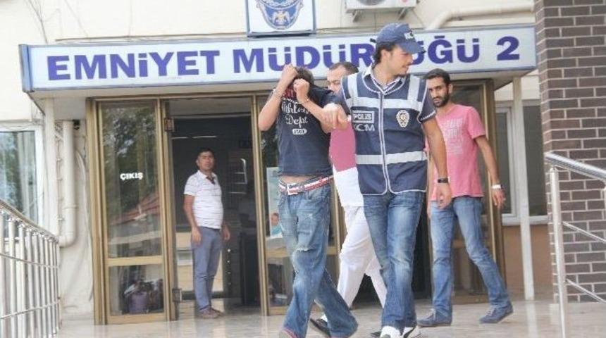 Bursa'da, "dur" ihtarına uymayan ara&ccedil;tan 63 kilo esrar &ccedil;ıktı
