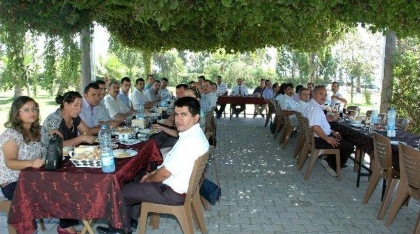 Okul İdarecileri Yemekte Bir Araya Geldi