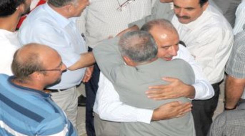 Hacı Adayları Dua Ve G&ouml;zyaşlarıyla Uğurlandı