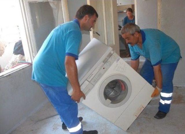 Konak Eşya Bankası’nda Stoklar Tükenmek Üzere 1