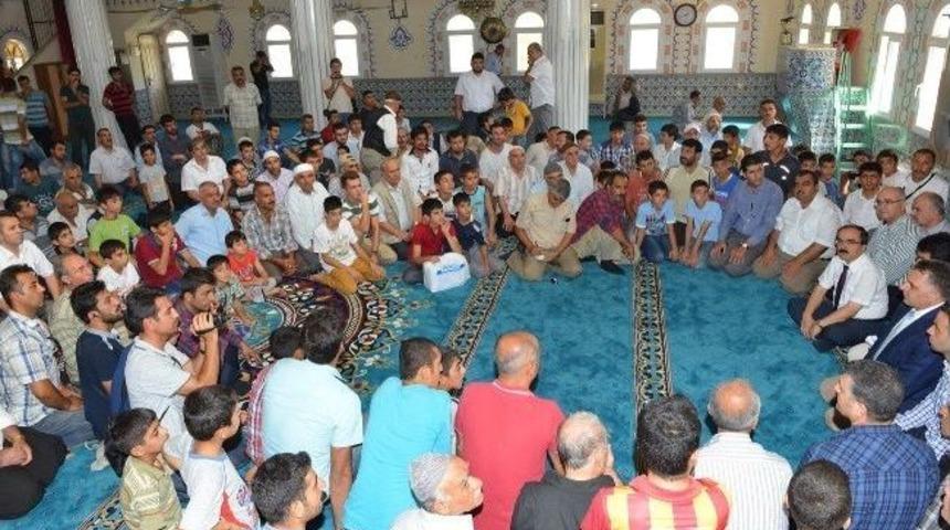Kur'an-ı Kerim &Ouml;ğrenen &Ccedil;ocuklar &Ouml;d&uuml;llendirildi