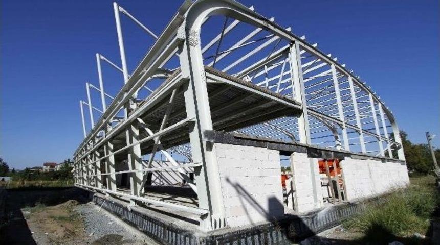 Vezir&ccedil;iftliği Spor Salonu İnşaatı Devam Ediyor