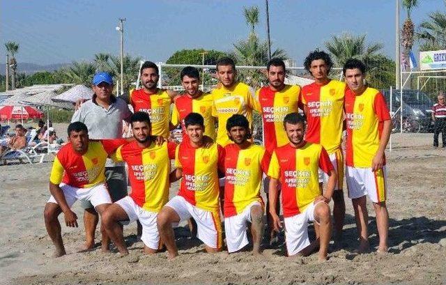 Kuşadası Plaj Futbolu Turnuvası Başladı 1