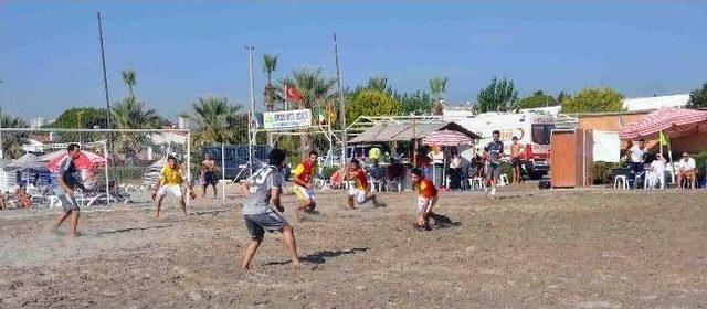 Kuşadası Plaj Futbolu Turnuvası Başladı 3