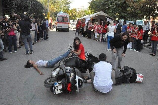 Kızılay'dan Gerçeği Aratmayan Tatbikat