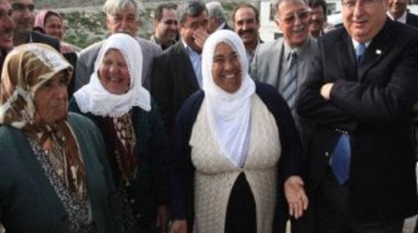 Başkan &Ouml;zcan; "kadınlara Daha Fazla Yer Verilmeli"