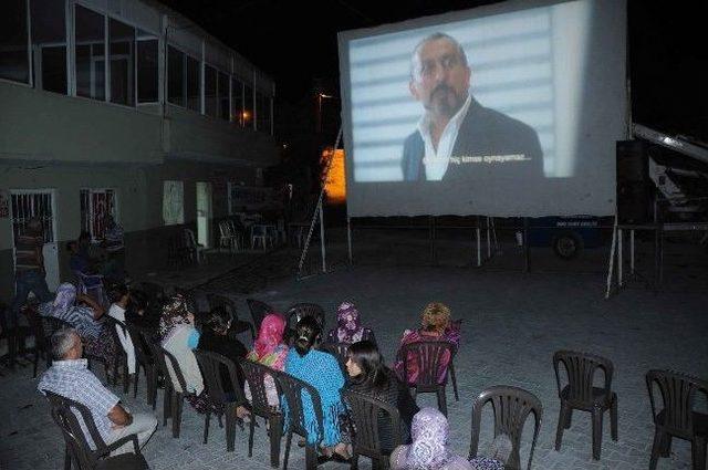 Kuşadası’nda Köylerde Nostaljik Sinema Keyfi