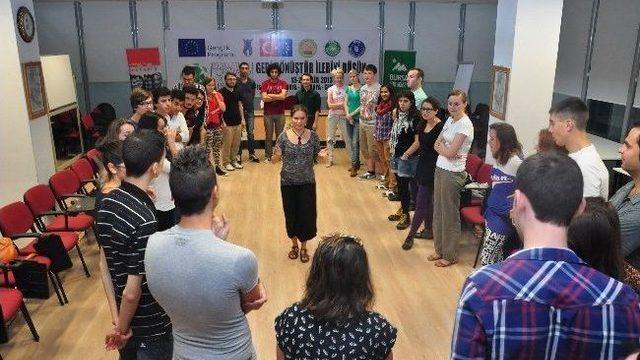 Gençlik Meclisi, Avrupalı Gençlerle Geleceği Konuşuyor