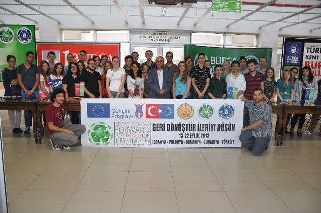 Gen&ccedil;lik Meclisi, Avrupalı Gen&ccedil;lerle Geleceği Konuşuyor 1