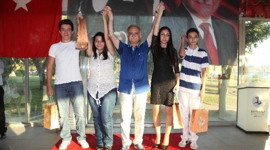 Bayraklı&rsquo;da B&uuml;y&uuml;k Gurur