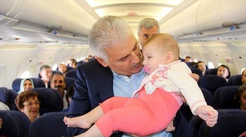 (&ouml;zel Haber) Bakan Binali Yıldırım Yolcuları Dinledi