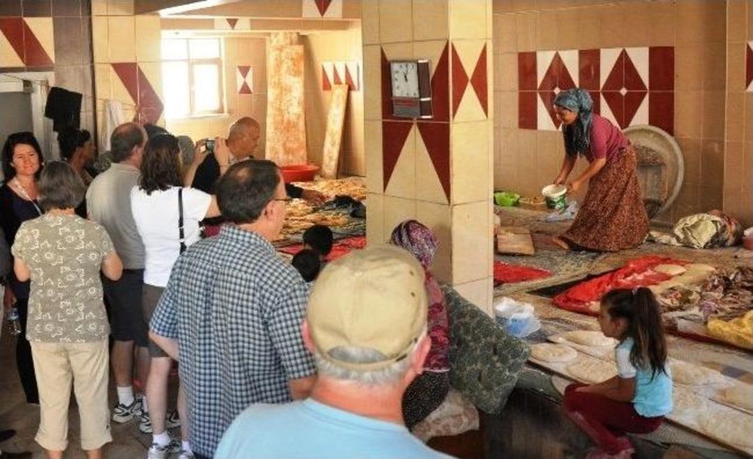 Abd&rsquo;li Rahibe Ve Papazlar Batı Akdeniz&rsquo;de