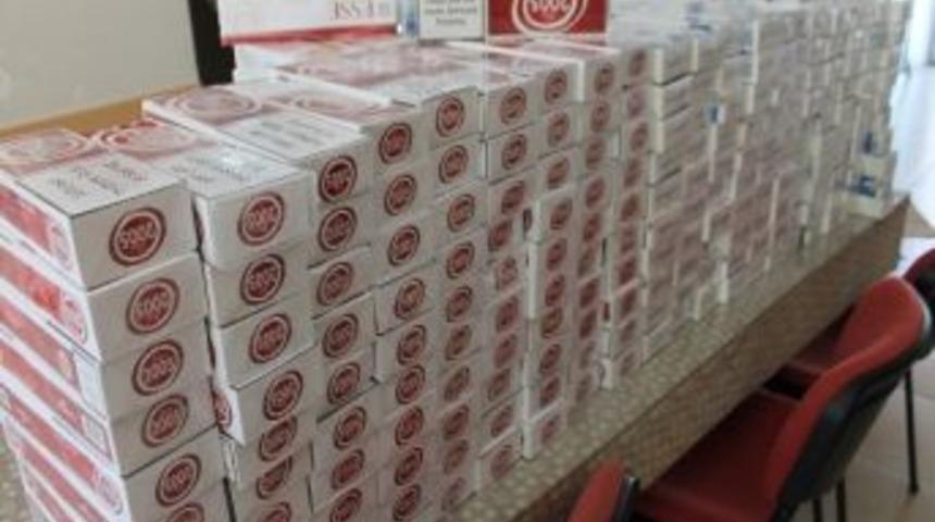Konya Polisi Ş&uuml;pheli Şahıs Ararken Ka&ccedil;ak Sigara Buldu
