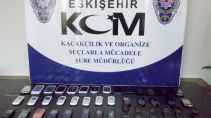 Eskişehir&rsquo;de Ka&ccedil;ak Cep Telefonu Operasyonu
