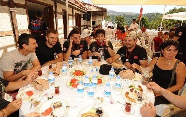 Başkan Durak, Motorcularla Bilikte “doğaya Şiddete Hayır” Dedi