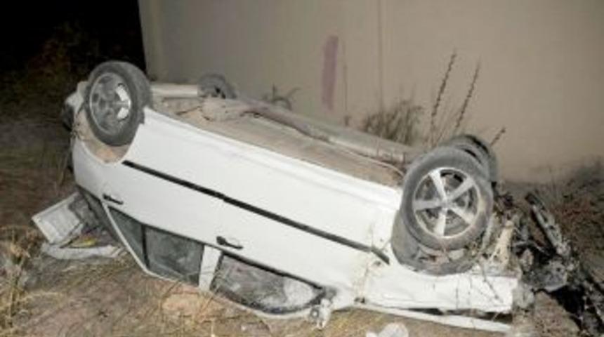 Otomobil Şarampole U&ccedil;tu