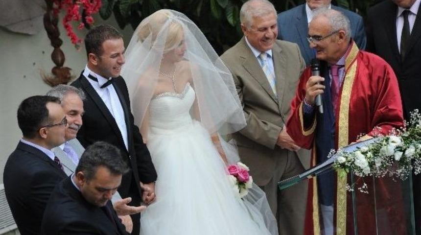 Arlı Ailesinin Mutlu G&uuml;n&uuml;