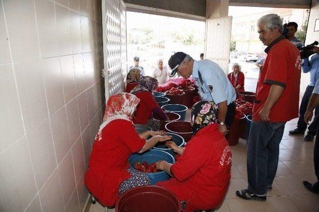 Şahinbey Zabıtası Salçalık Satış Ve İmalat Yerlerini Denetledi