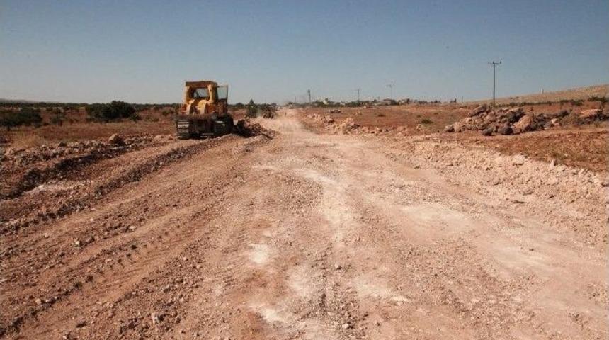 Vali G&uuml;ven&ccedil;, Yol &Ccedil;alışmalarını İnceledi