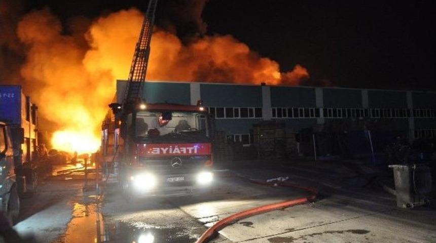 Eskişehir&rsquo;deki Fabrika Yangını Kontrol Altına Alındı