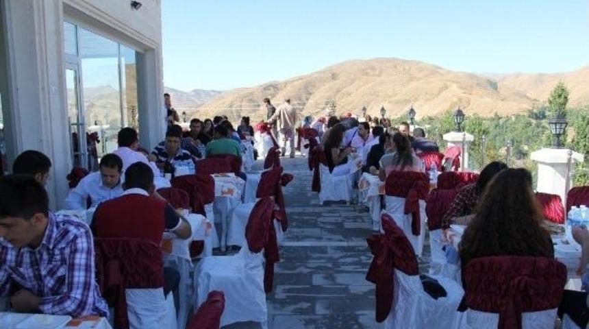 Yeni Atanan &Ouml;ğretmenlere Kahvaltı Verildi