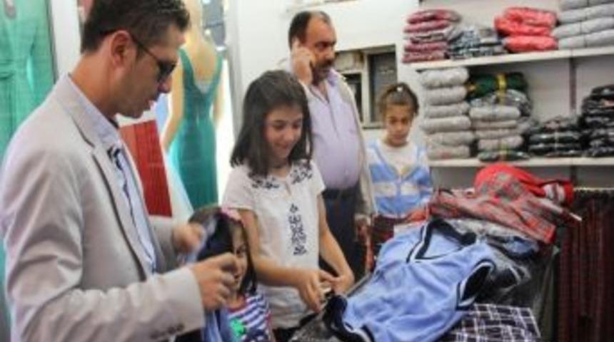 Velilerin Son G&uuml;n Okul Kıyafeti Telaşı