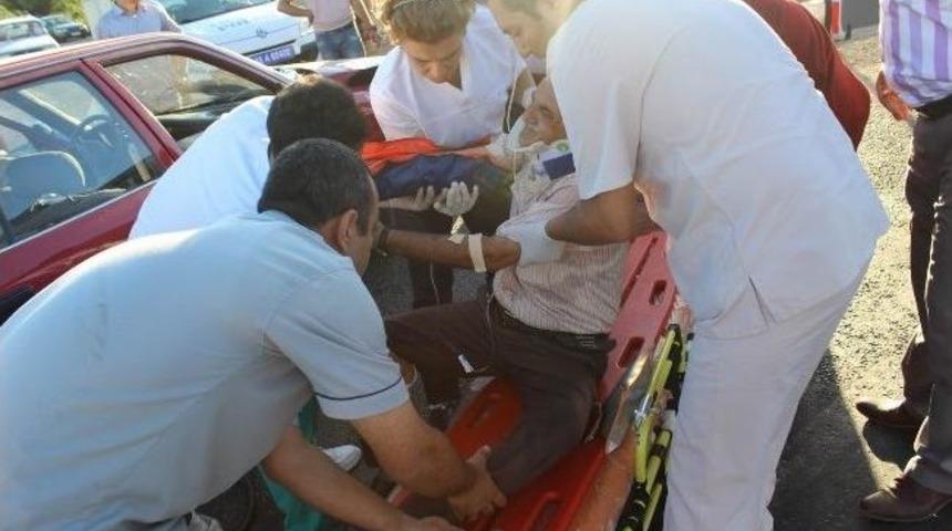 Salihli&rsquo;de Trafik Kazası: 5 Yaralı