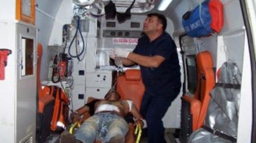 Besni&rsquo;de Bı&ccedil;akla Yaralama