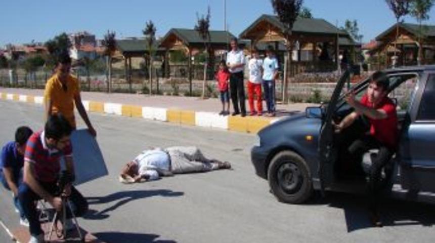 Filmlerin Kameramanı, Senaristi, Y&ouml;netmeni Ve Oyuncuları Aynı Aileden