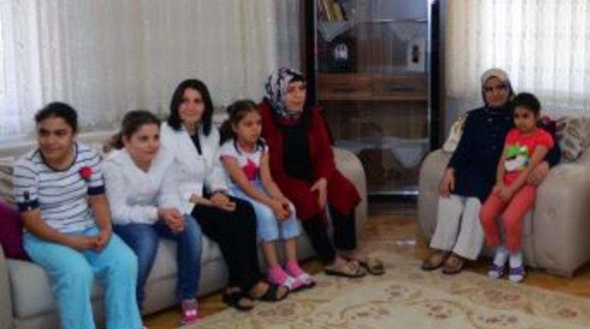 Malatya Valisi Şahin'in Eşi &Ccedil;ocuk Evlerini Ziyaret Etti