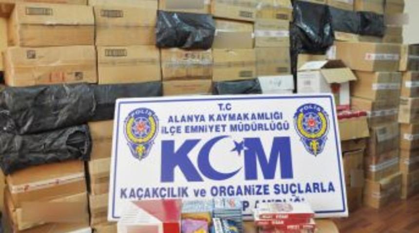 Alanya'da 54 Bin 500 G&uuml;mr&uuml;k Ka&ccedil;ağı Sigara Ele Ge&ccedil;irildi