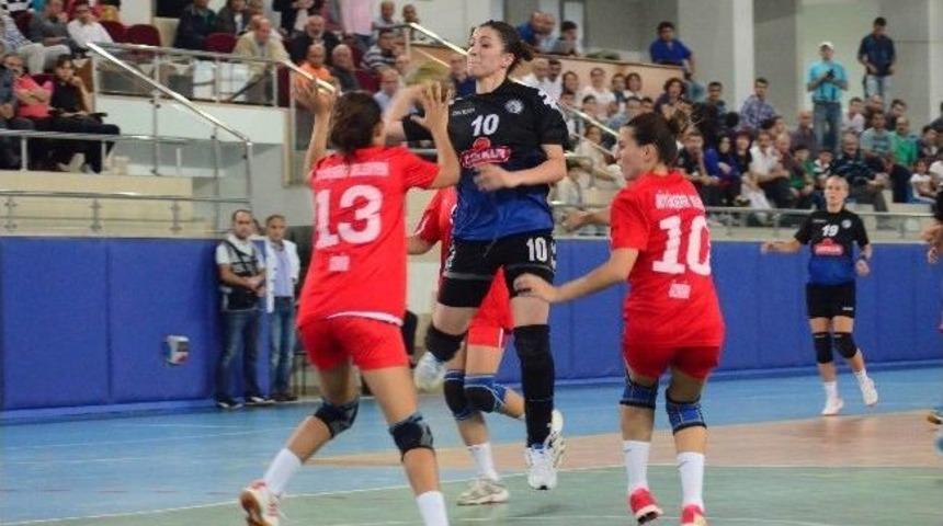 T&uuml;rkiye Hentbol Bayanlar S&uuml;per Ligi